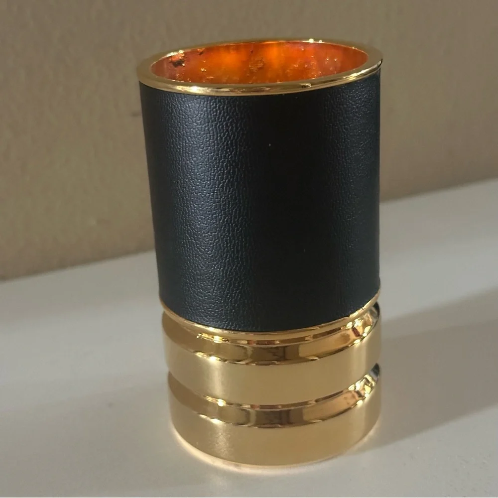 Leather pen holder